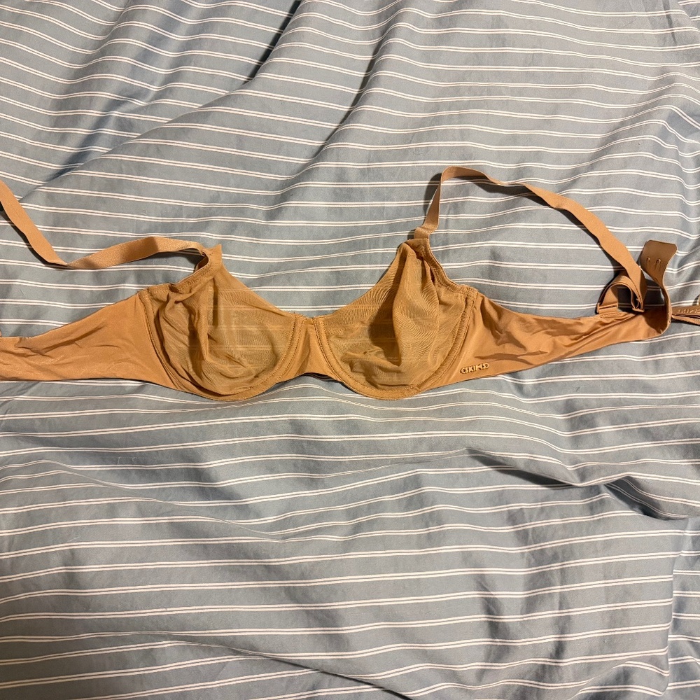 Skims molded unlined demi NWT